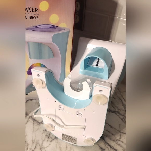 Brentwood  Snow Cone Maker 🍧 🧊 - Picture 13 of 14